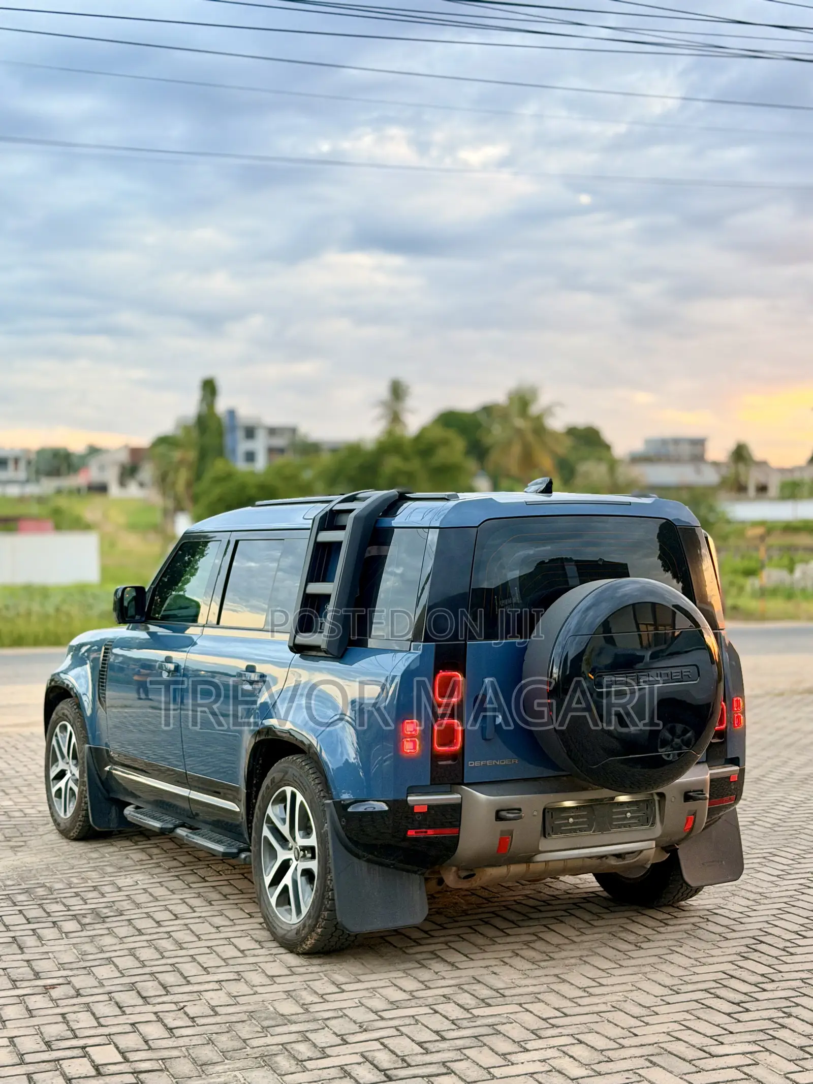 Land Rover Defender 2021 Blue