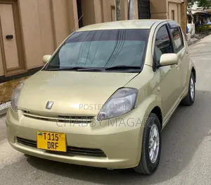 Toyota Passo 2005 Gold