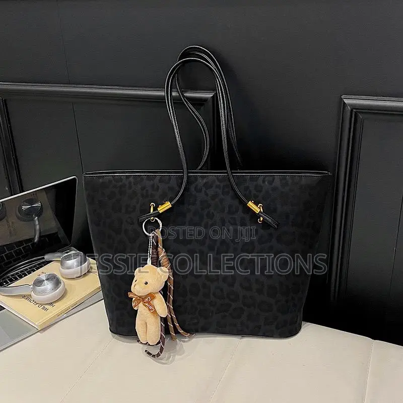 Medium Handbag