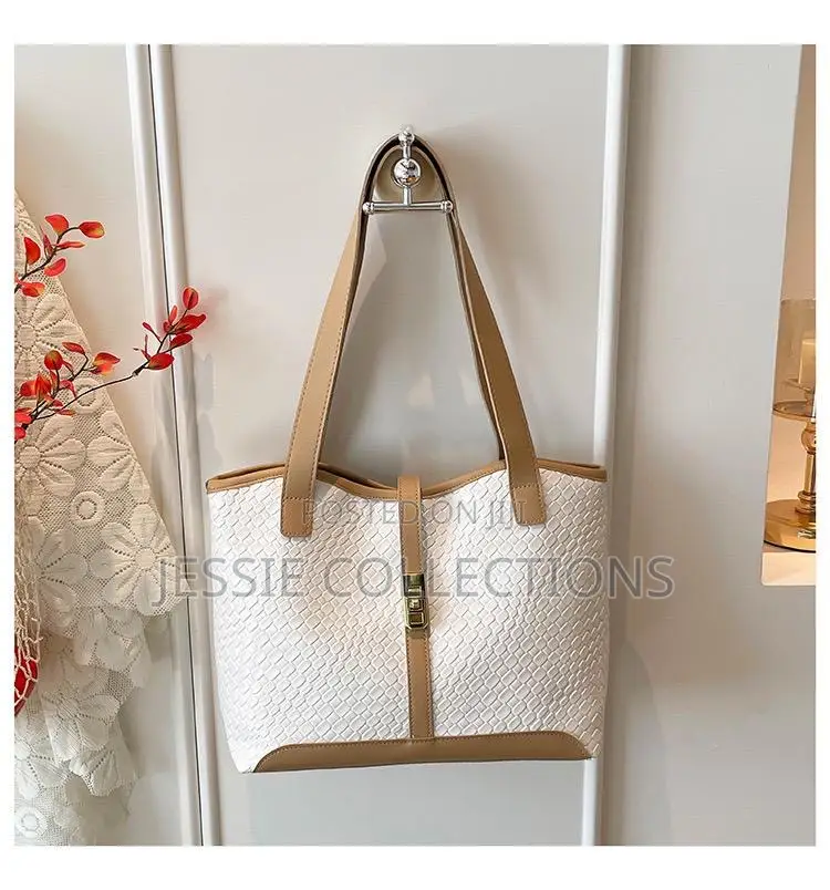 Medium Handbag