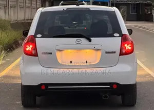 Mazda Verisa 2009 Silver
