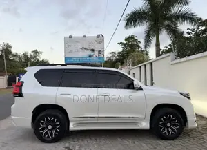 Toyota Land Cruiser Prado 2016 White