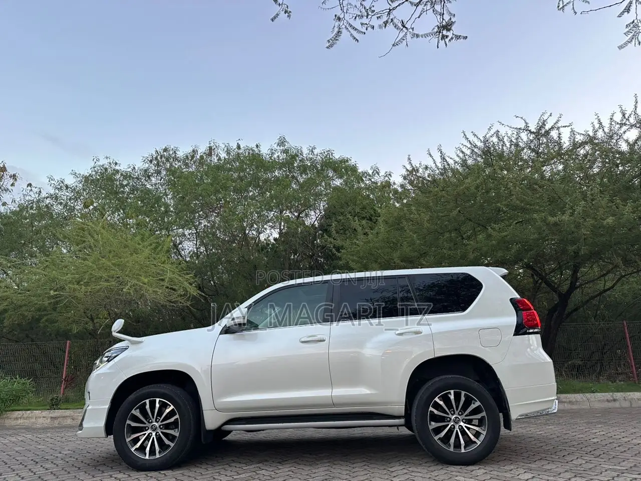 Toyota Land Cruiser Prado 2021 White
