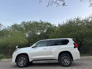 Toyota Land Cruiser Prado 2021 White
