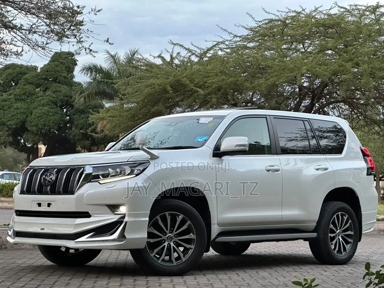 Toyota Land Cruiser Prado 2021 White