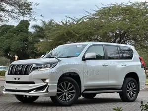 Toyota Land Cruiser Prado 2021 White