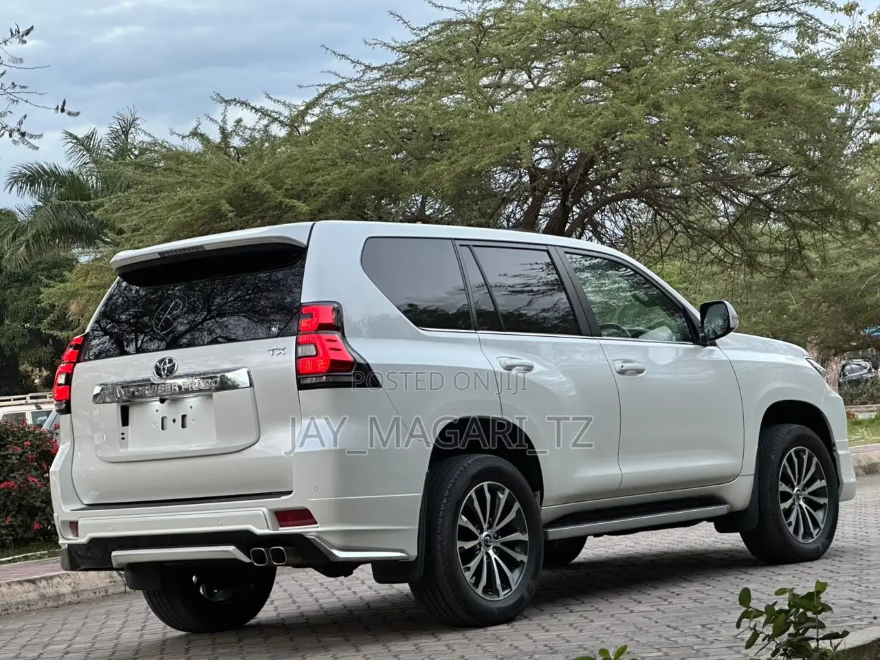 Toyota Land Cruiser Prado 2021 White