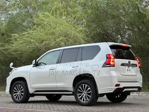 Toyota Land Cruiser Prado 2021 White