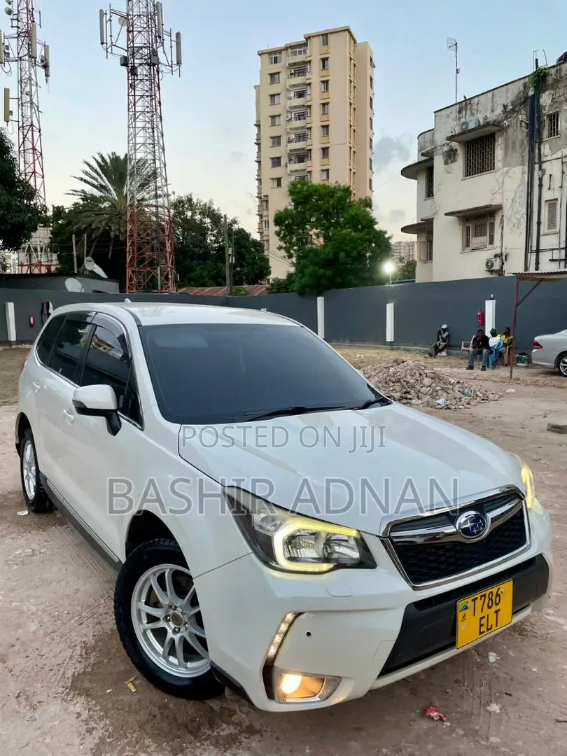 Subaru Forester 2.0XT Premium 4dr SUV AWD (2.0L 4cyl Turbo CVT) 2014 White