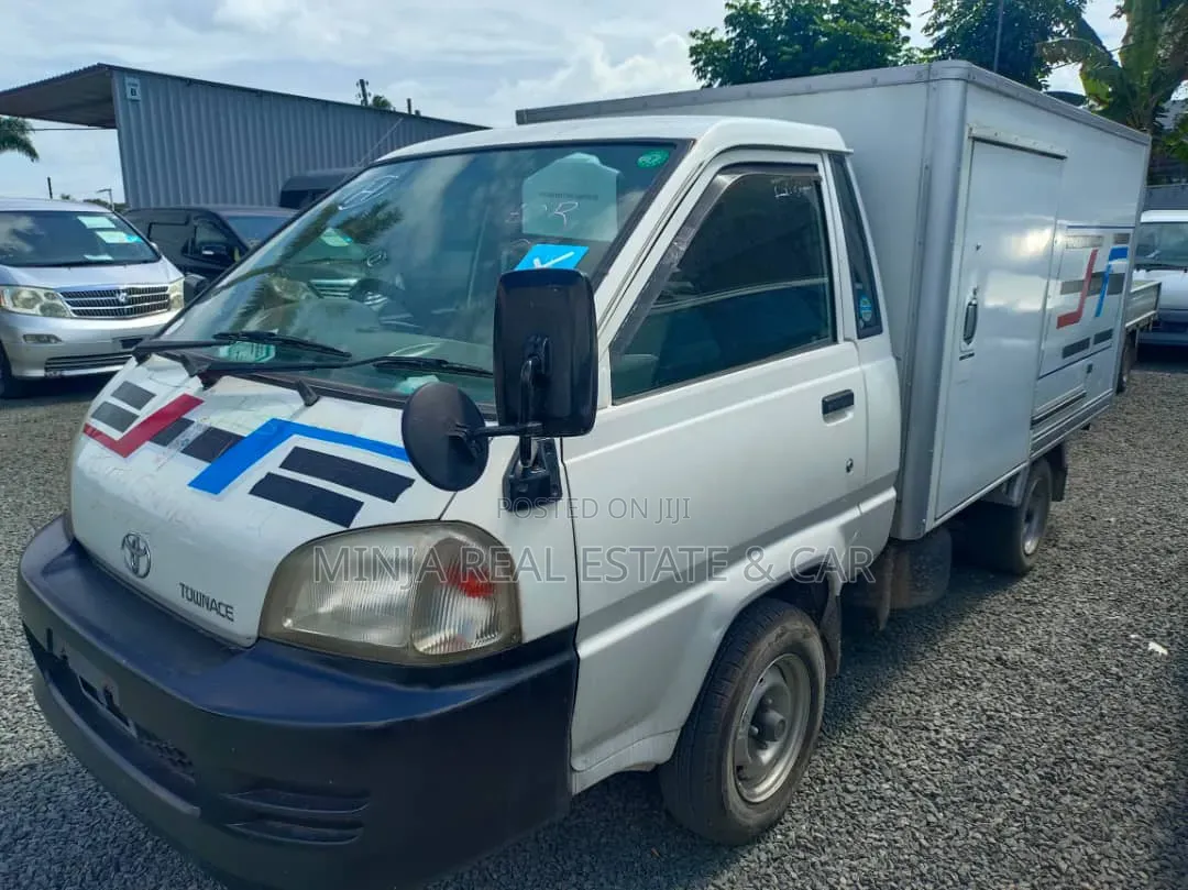 Toyota TownAce 2002 White