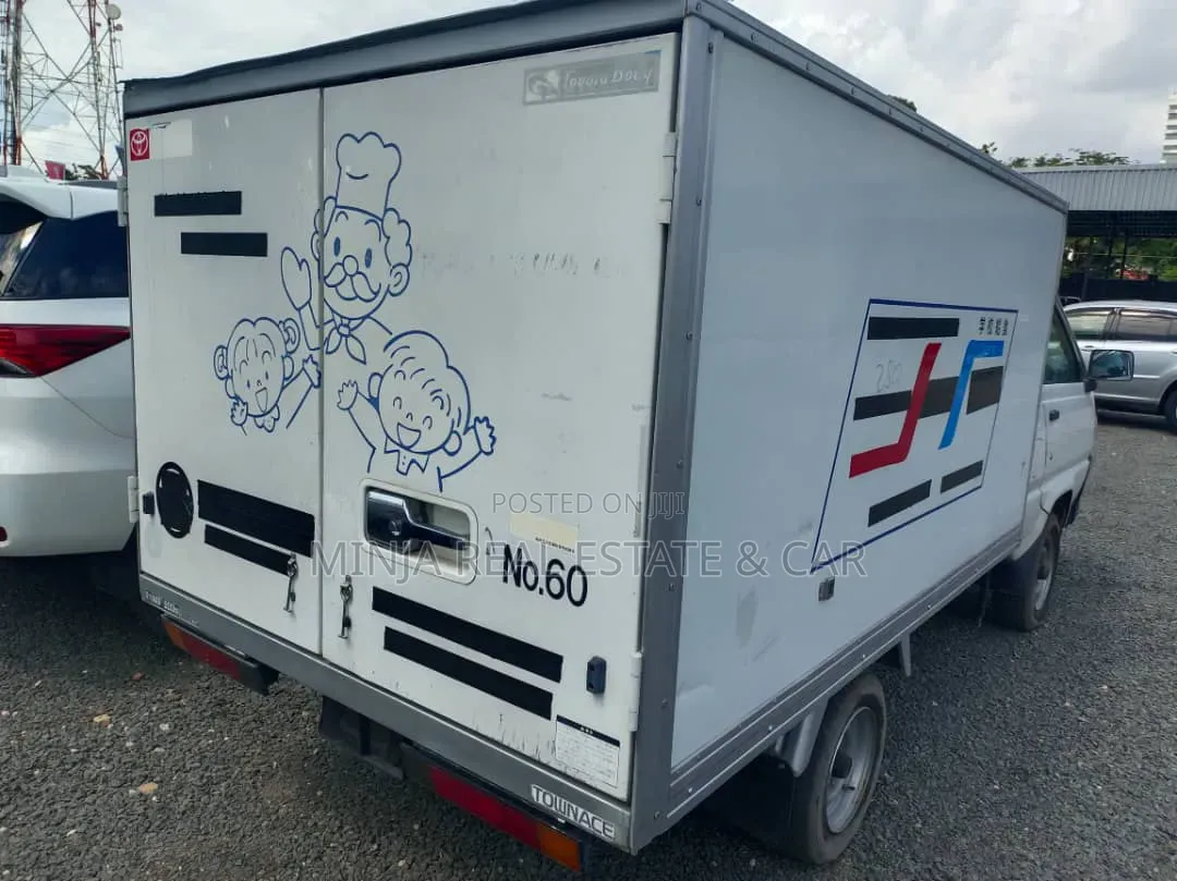 Toyota TownAce 2002 White