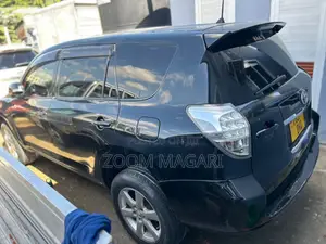 Toyota Vanguard 2011 Black