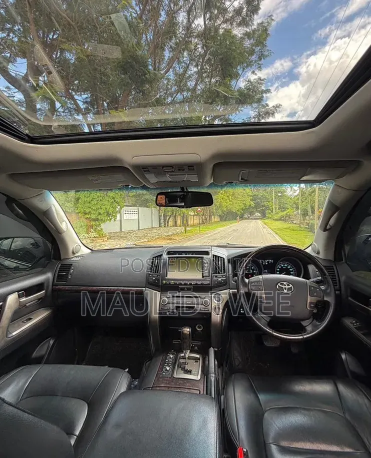 Toyota Land Cruiser 2012 Black