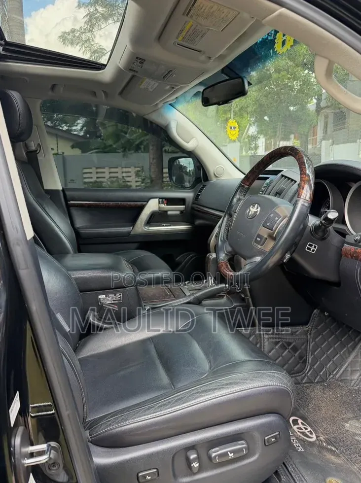 Toyota Land Cruiser 2012 Black