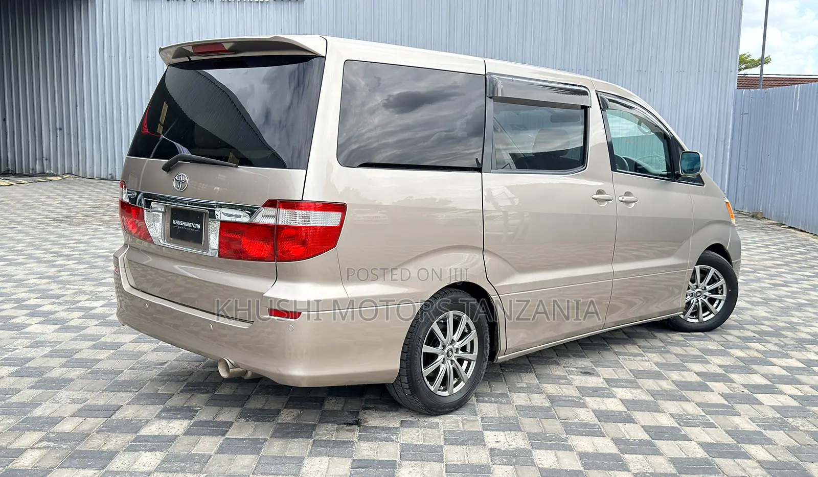Toyota Alphard 2002 Gold