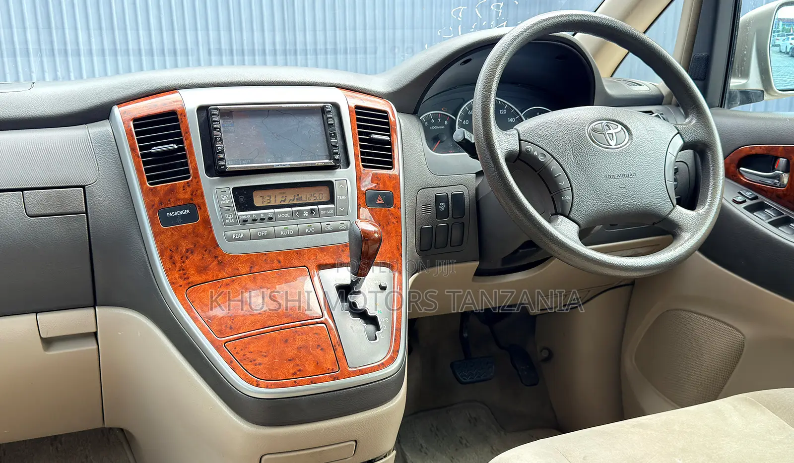 Toyota Alphard 2002 Gold