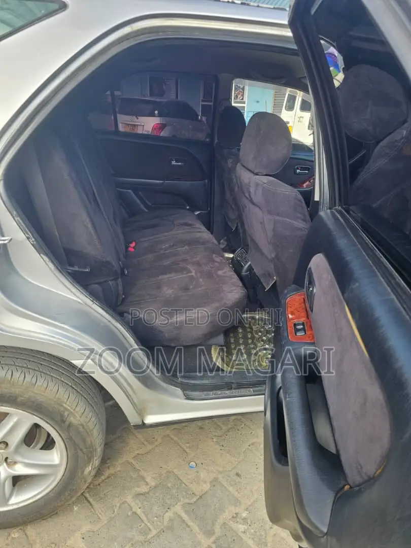 Toyota Harrier 2003 Silver