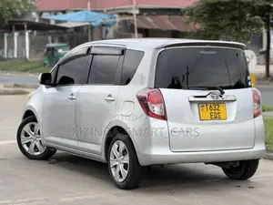 Toyota Ractis 2011 Silver