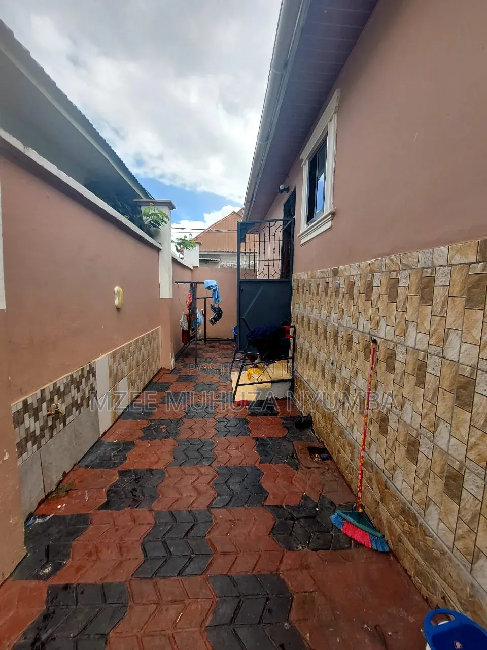 3bdrm House in Mkondogwa, Mbagala for sale