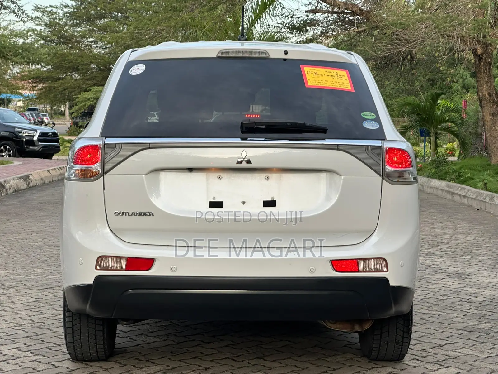 Mitsubishi Outlander 2012 White