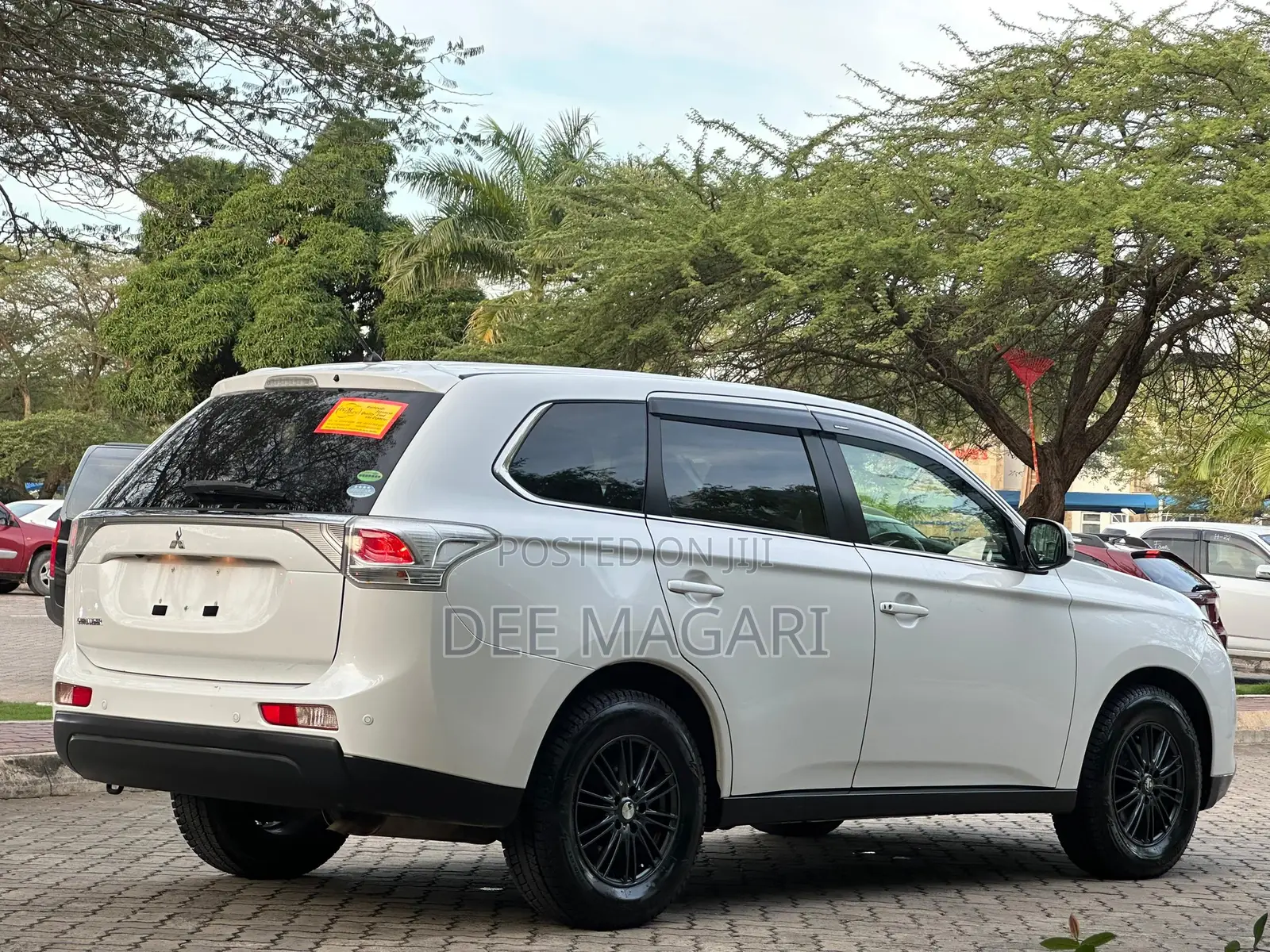 Mitsubishi Outlander 2012 White
