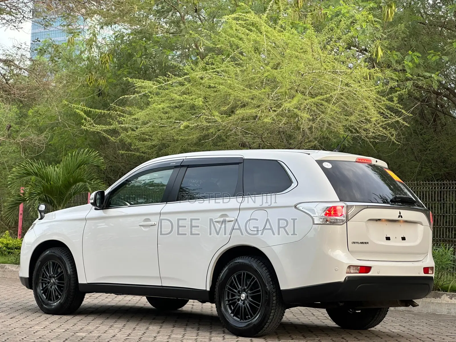 Mitsubishi Outlander 2012 White