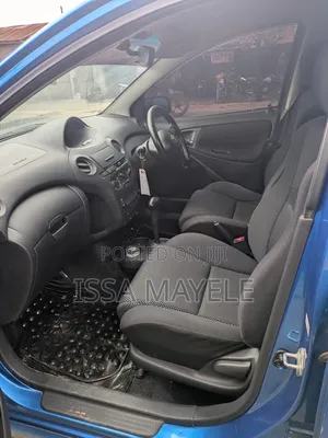 Toyota Vitz 2006 Blue