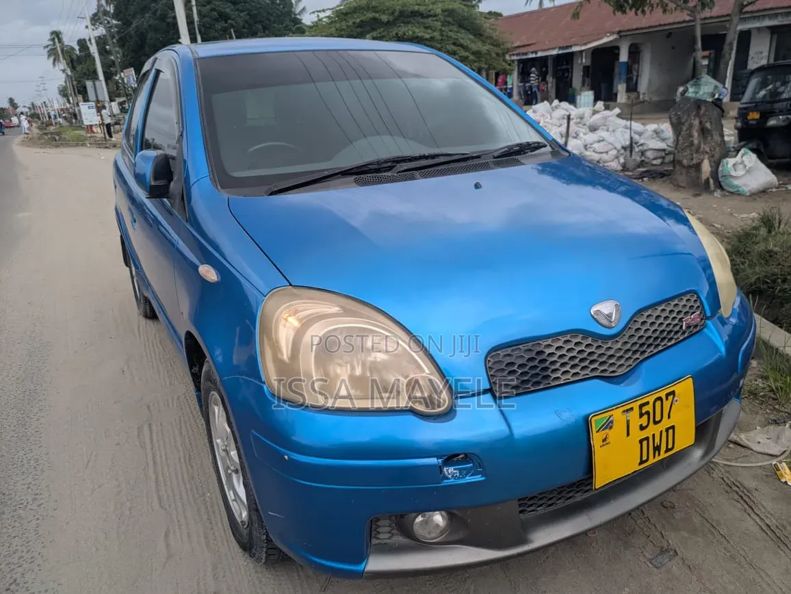 Toyota Vitz 2006 Blue