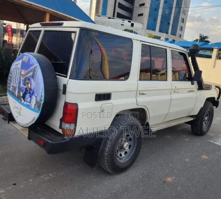 Toyota Land Cruiser 2018 White