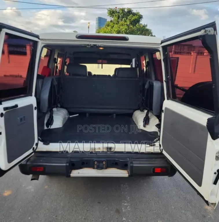 Toyota Land Cruiser 2018 White