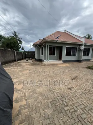 8bdrm Apartment in Kigamboni for sale