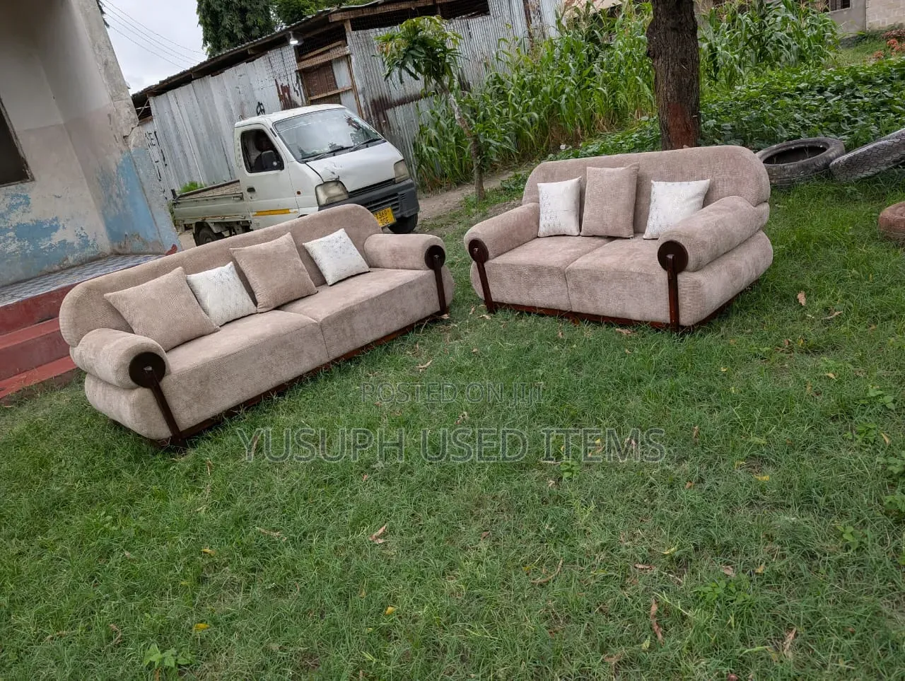 Sofa Set // 3:2 // Spring // Fibers // Mpyaaa Siyo Used //