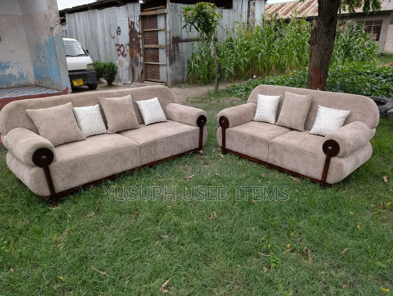 Sofa Set // 3:2 // Spring // Fibers // Mpyaaa Siyo Used //