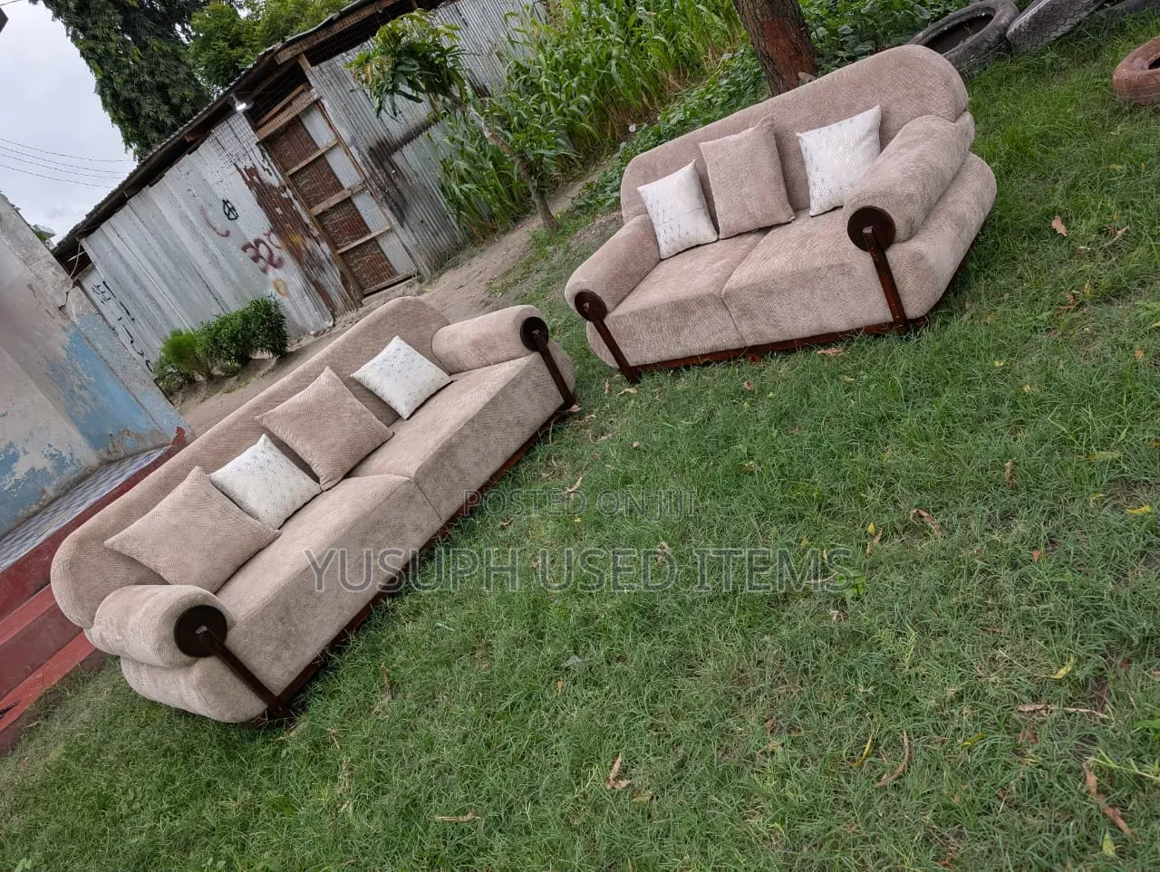 Sofa Set // 3:2 // Spring // Fibers // Mpyaaa Siyo Used //