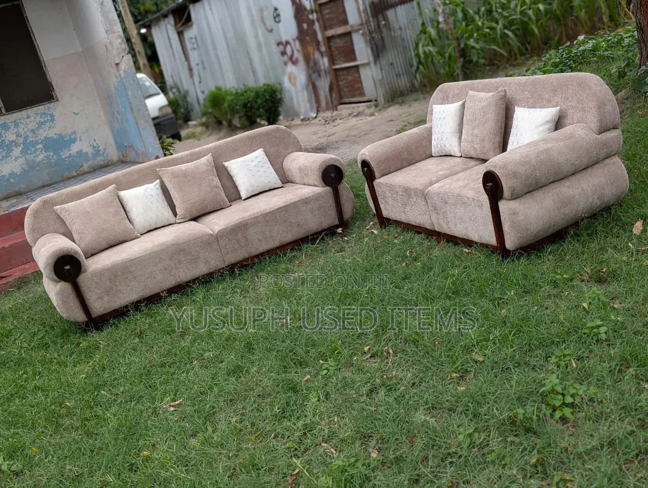 Sofa Set // 3:2 // Spring // Fibers // Mpyaaa Siyo Used //