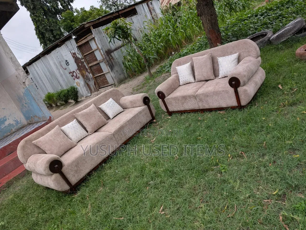 Sofa Set // 3:2 // Spring // Fibers // Mpyaaa Siyo Used //