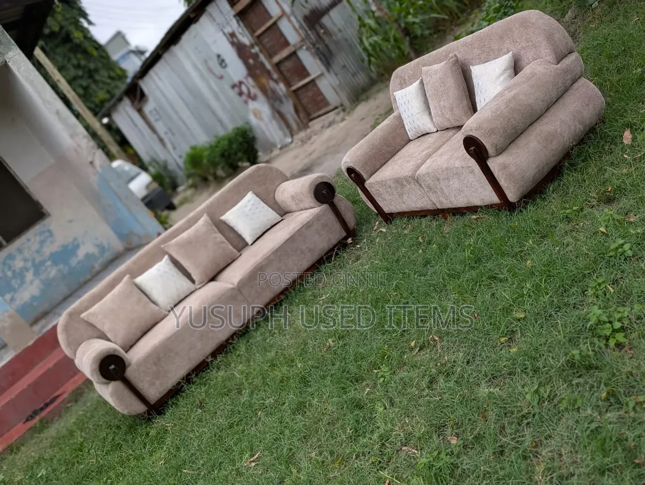 Sofa Set // 3:2 // Spring // Fibers // Mpyaaa Siyo Used //