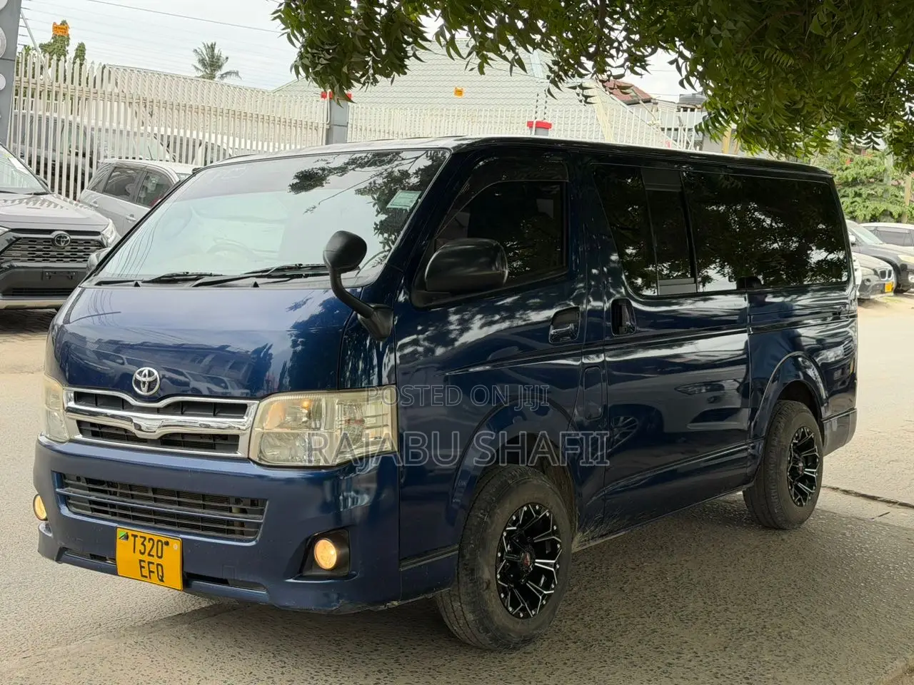 Toyota HiAce 2010 Blue