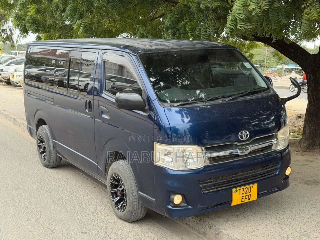 Toyota HiAce 2010 Blue