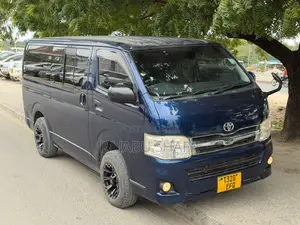 Toyota HiAce 2010 Blue