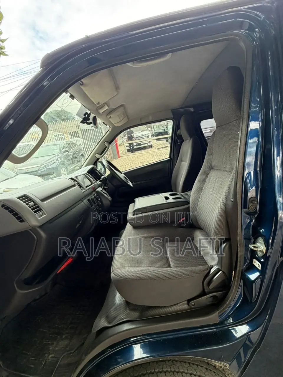 Toyota HiAce 2010 Blue