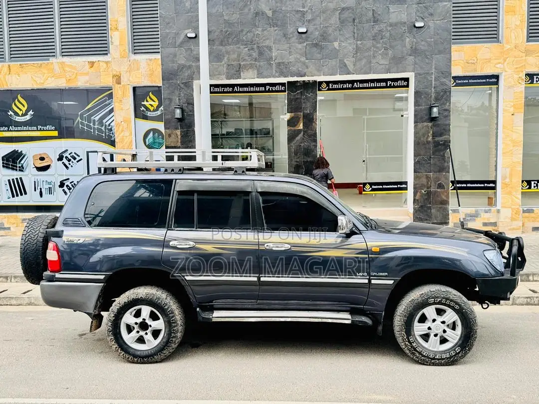 Toyota Land Cruiser 2005 Black