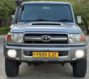 Toyota Land Cruiser 2017 Silver