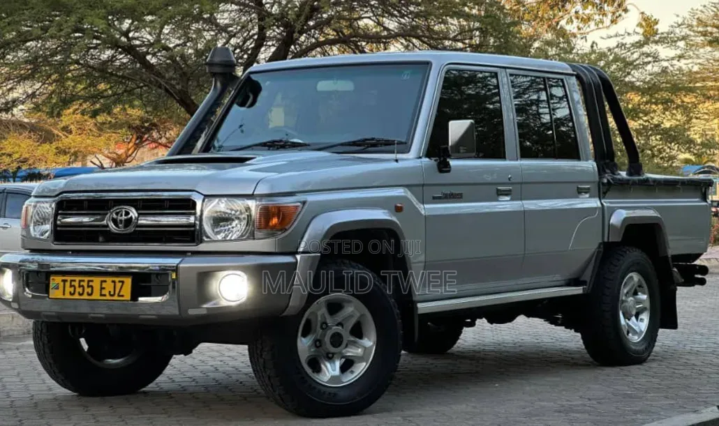 Toyota Land Cruiser 2017 Silver