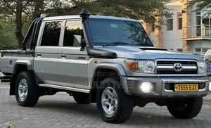 Toyota Land Cruiser 2017 Silver