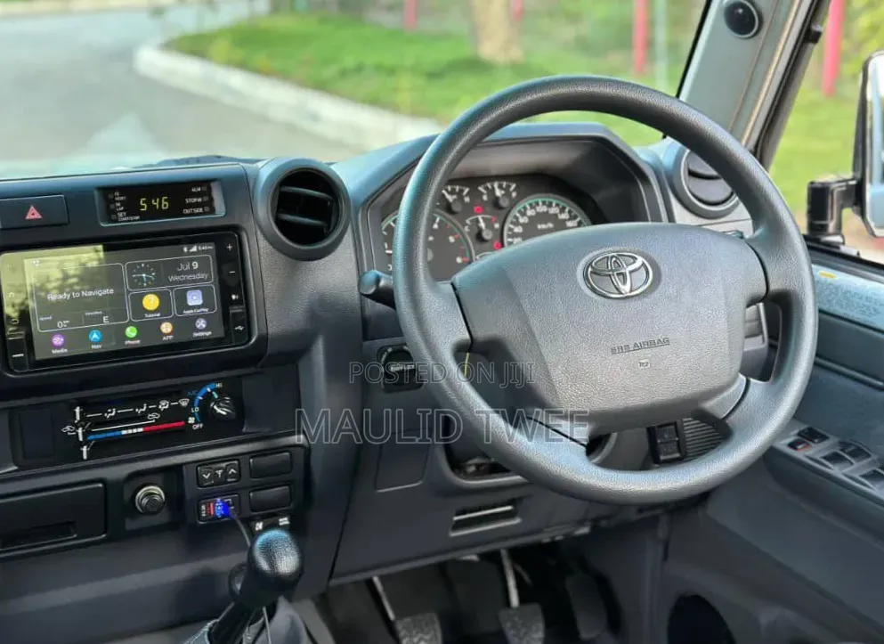 Toyota Land Cruiser 2017 Silver