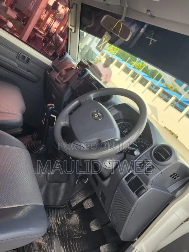 Toyota Land Cruiser 2017 Silver