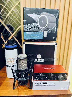 Focusrite Scarlett 2i2 3rd With Akg P220 Isolation Ball