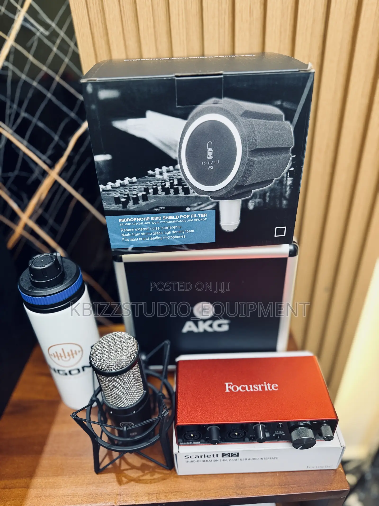 Focusrite Scarlett 2i2 3rd With Akg P220 Isolation Ball