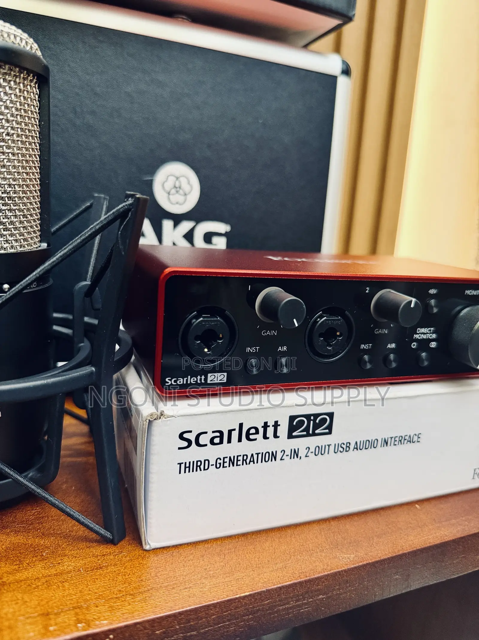 Focusrite Scarlett 2i2 3rd With Akg P220 Isolation Ball